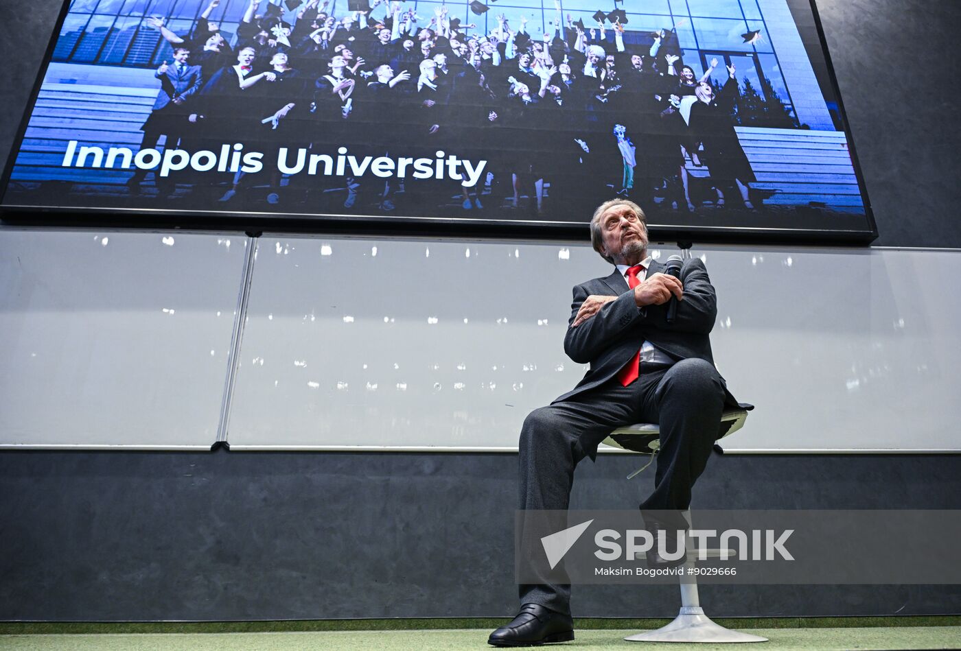 Russia Errol Musk Students