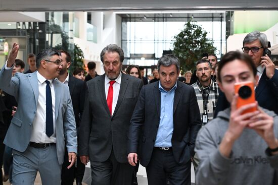 Russia Errol Musk Students