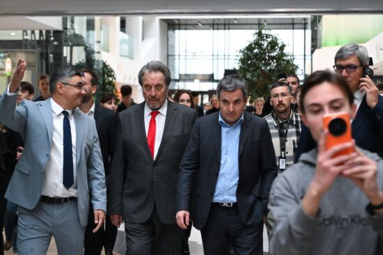 Russia Errol Musk Students