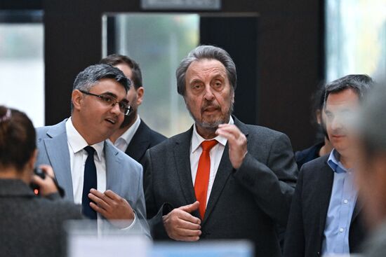 Russia Errol Musk Students