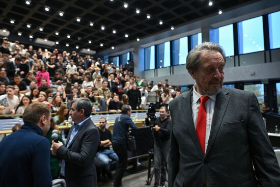 Russia Errol Musk Students