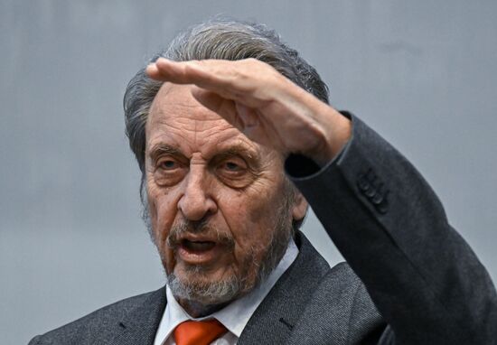 Russia Errol Musk Students