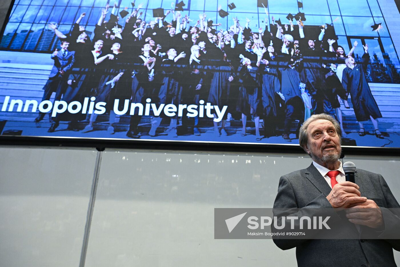 Russia Errol Musk Students