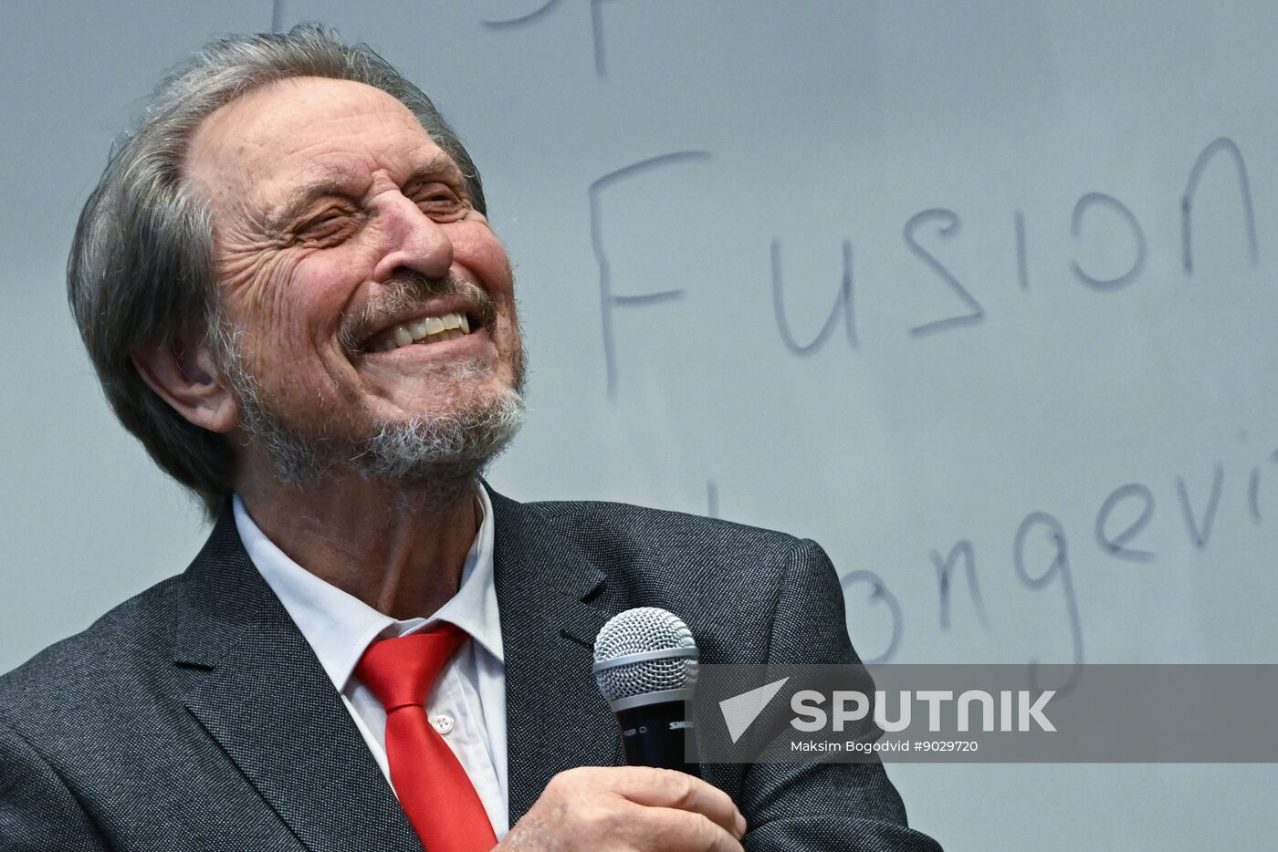 Russia Errol Musk Students