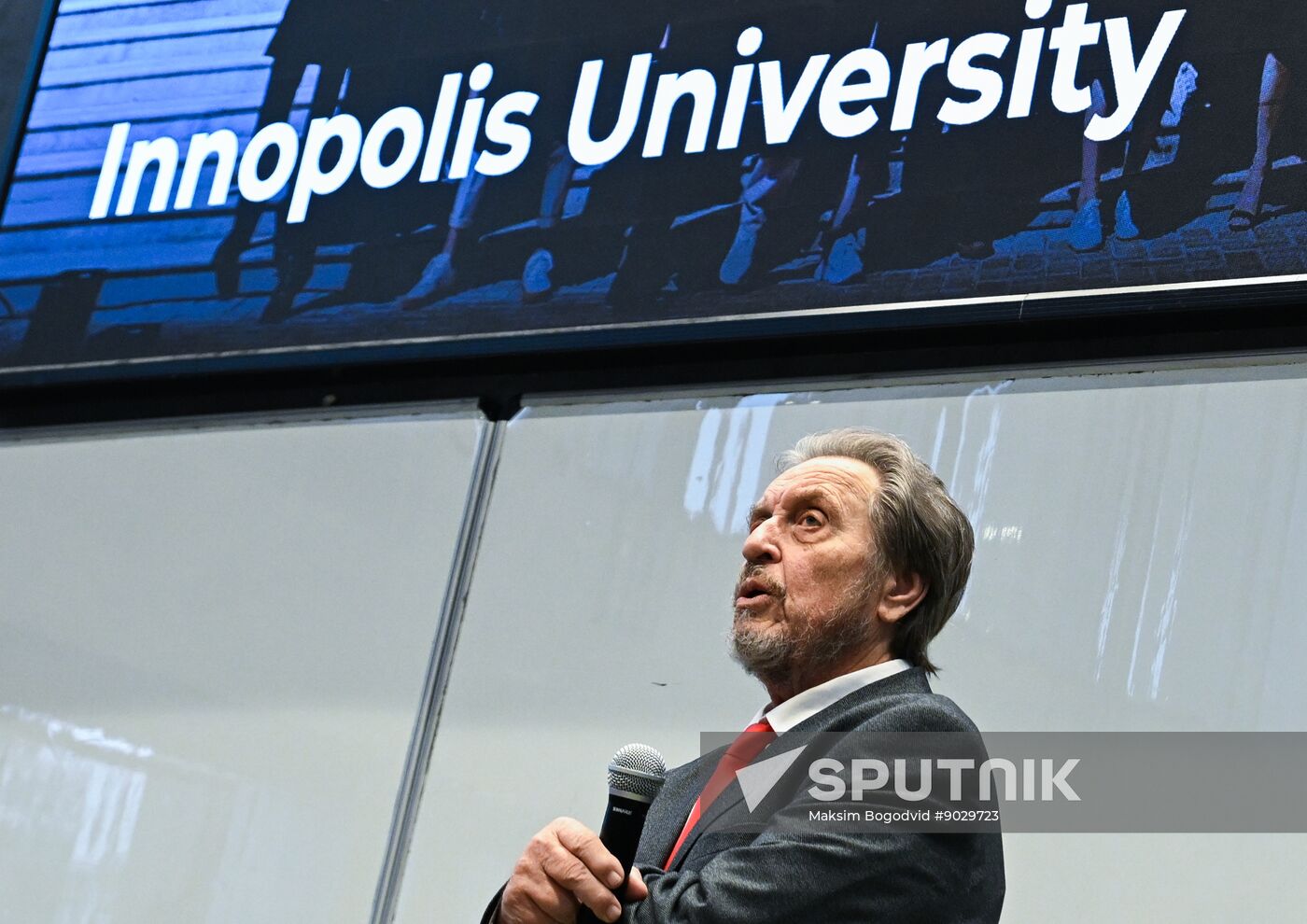 Russia Errol Musk Students