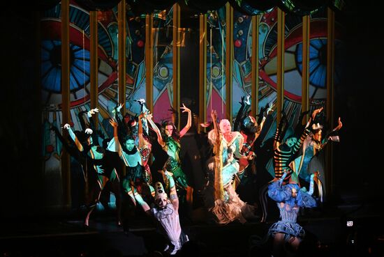 Russia Entertainment Abracadabra Show