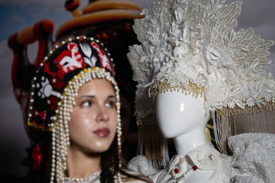 Russia Fashion Traditional Style Collection
