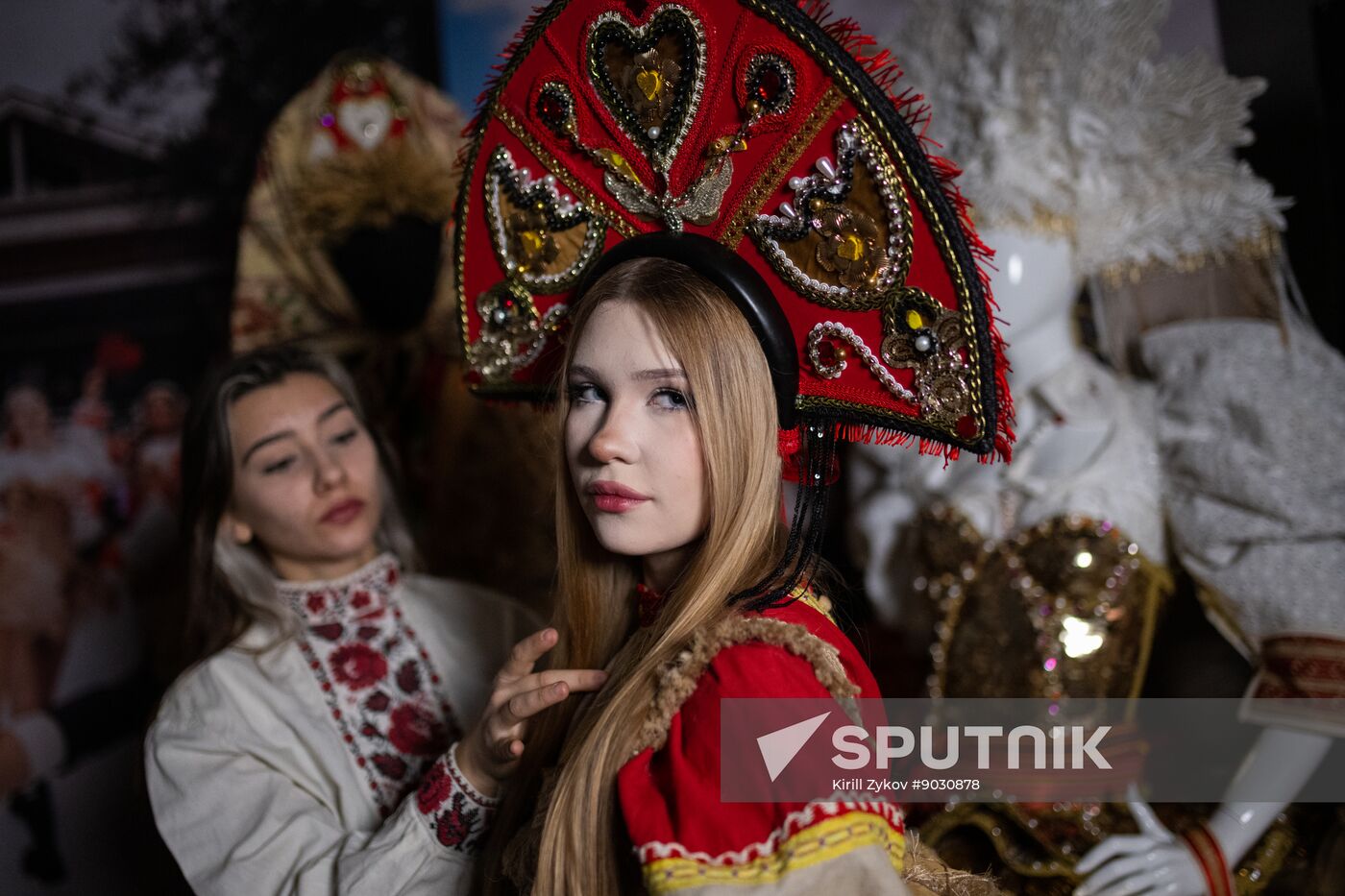Russia Fashion Traditional Style Collection
