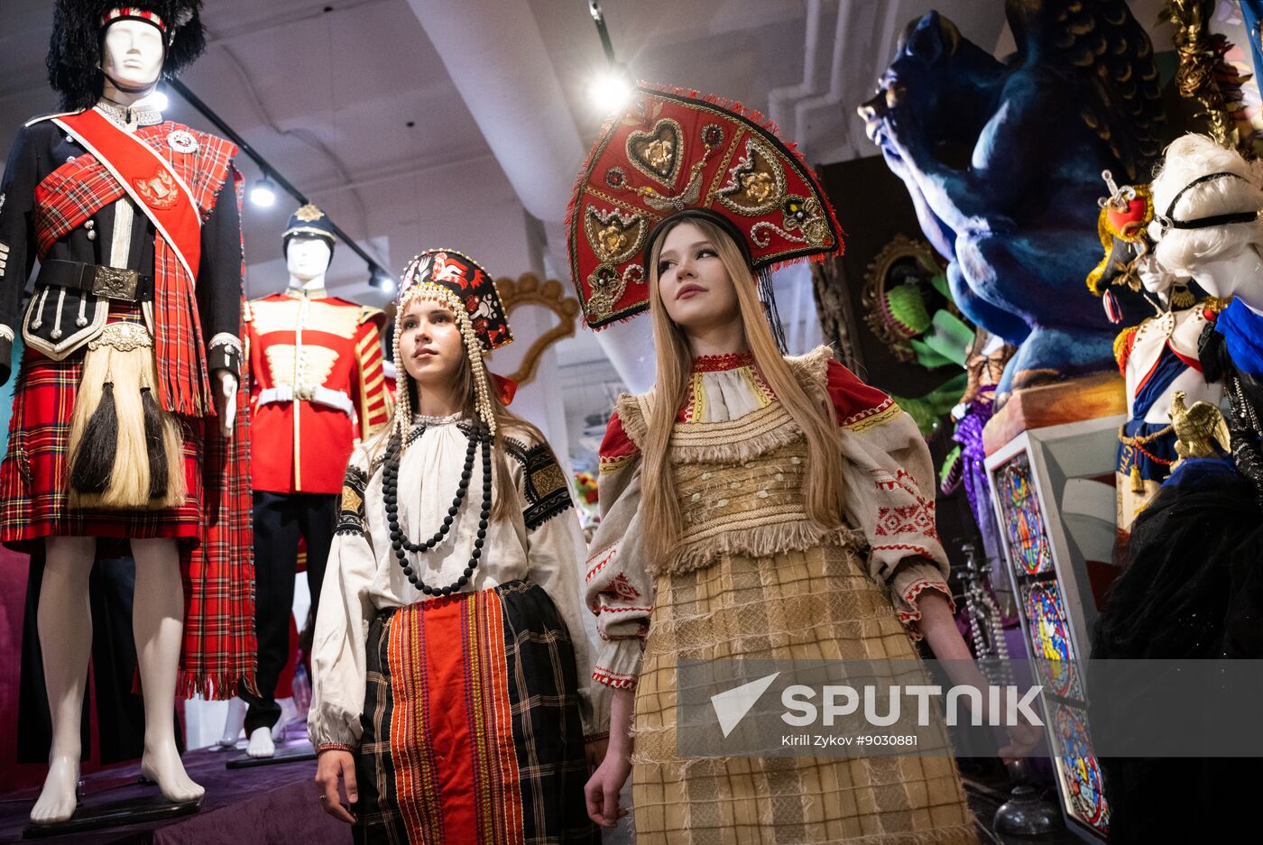 Russia Fashion Traditional Style Collection