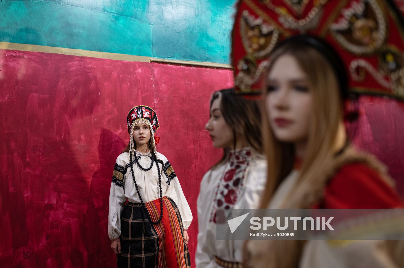 Russia Fashion Traditional Style Collection
