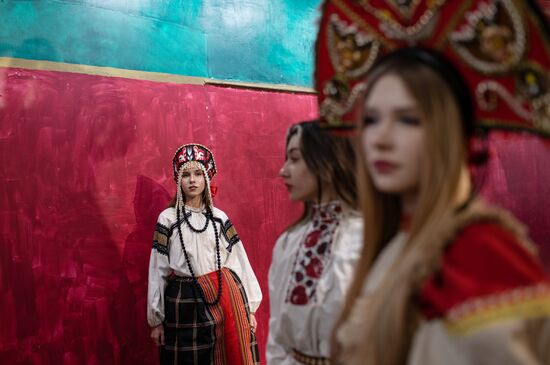Russia Fashion Traditional Style Collection