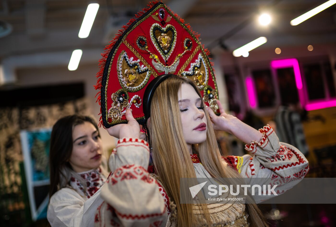 Russia Fashion Traditional Style Collection
