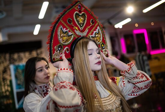 Russia Fashion Traditional Style Collection