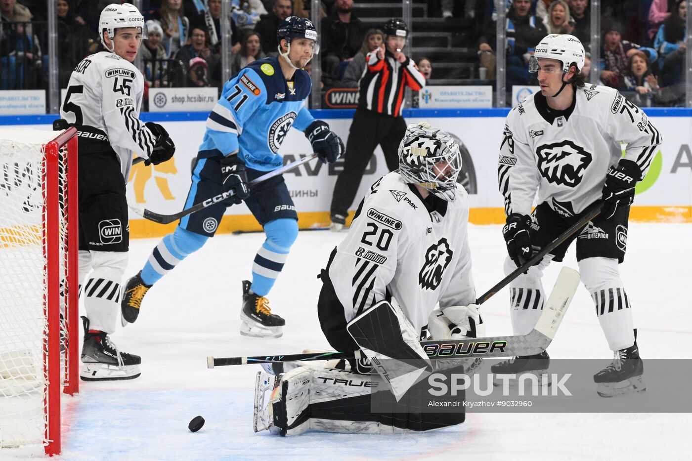 Russia Ice Hockey Kontinental League Sibir - Traktor