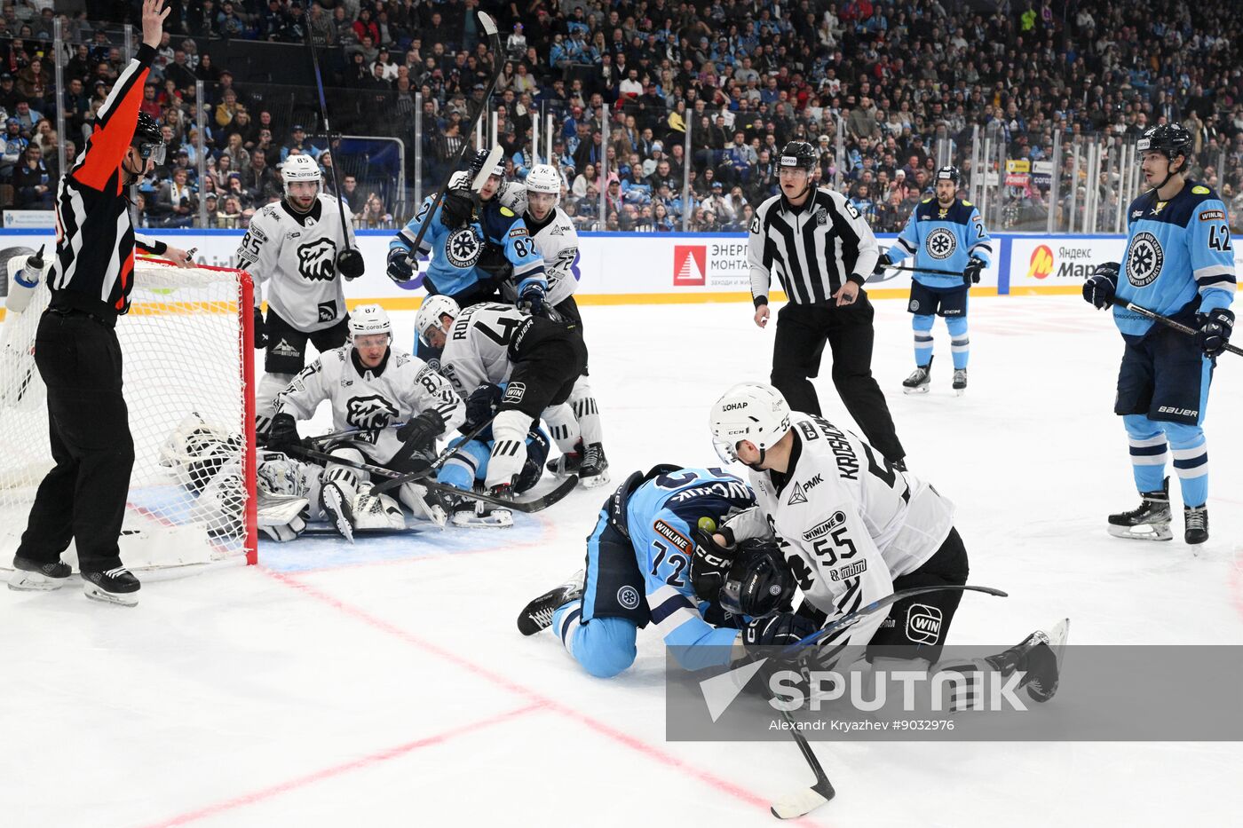 Russia Ice Hockey Kontinental League Sibir - Traktor