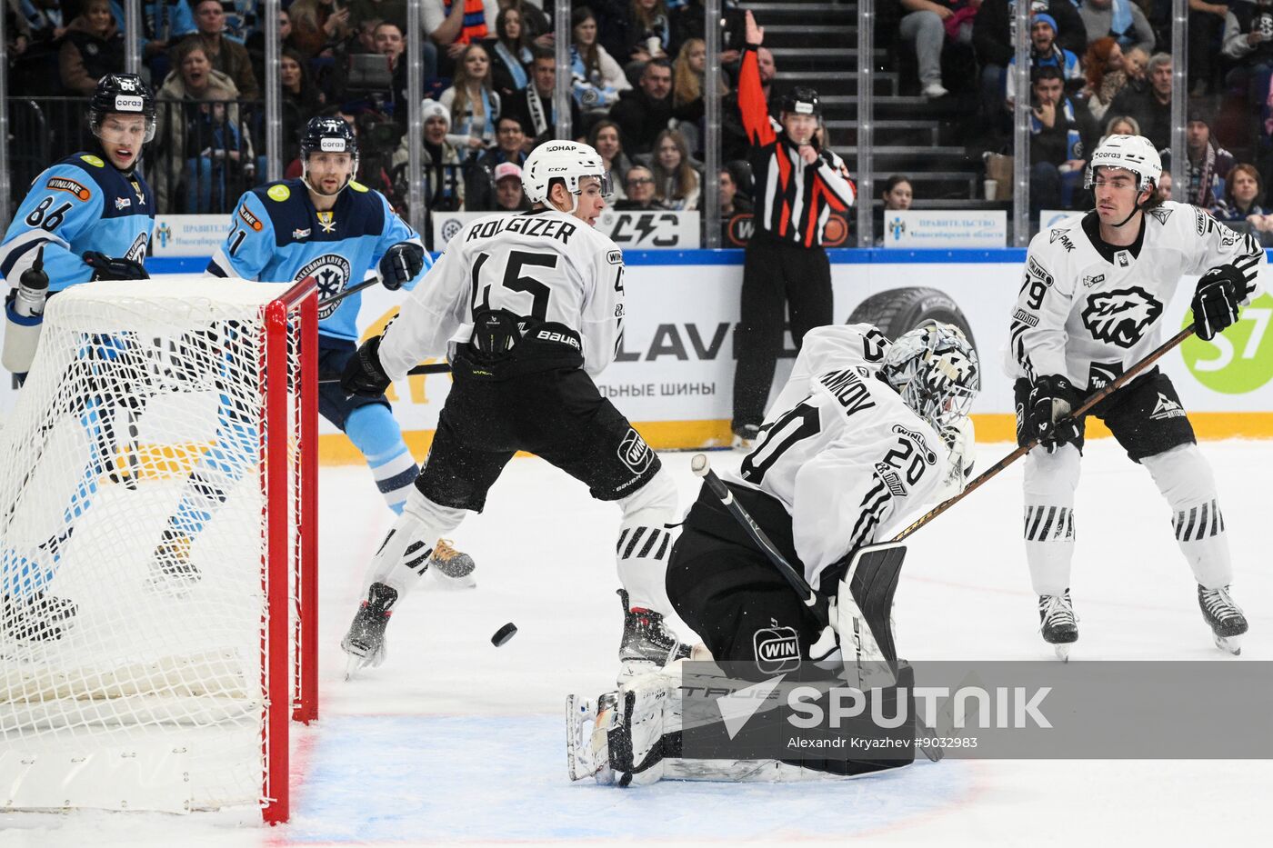 Russia Ice Hockey Kontinental League Sibir - Traktor