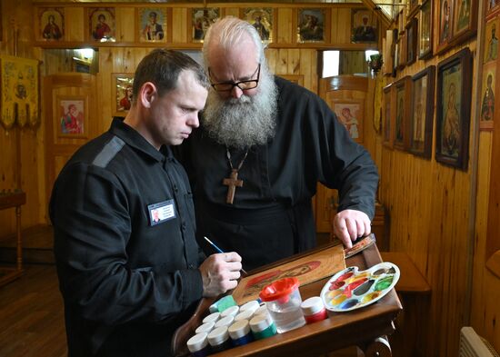 Russia Inmate Icon Painting Contest