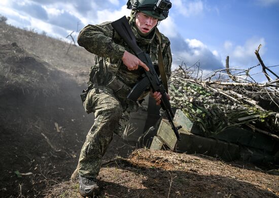 Russia Ukraine Military Operation Scouts Training