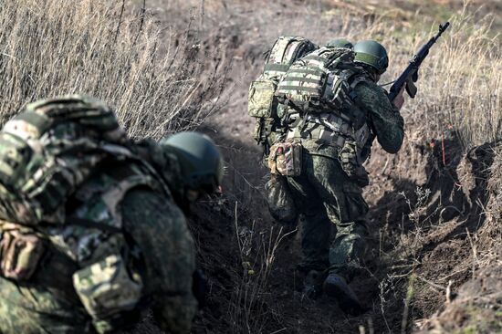 Russia Ukraine Military Operation Scouts Training