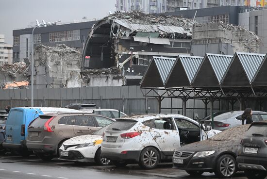 Russia Ice Complex Pillar Collapse