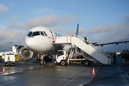 Russia New MC-21 Passenger Jet Tests