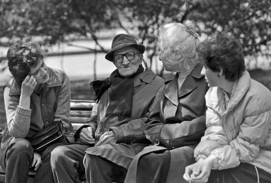 Assisting single senior citizens in Moscow free of charge