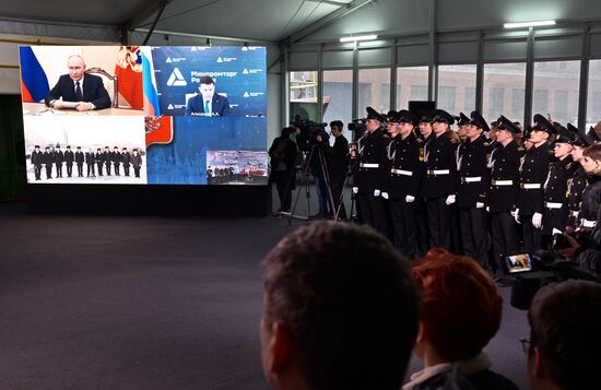 Russia Stalingrad Icebreaker Construction