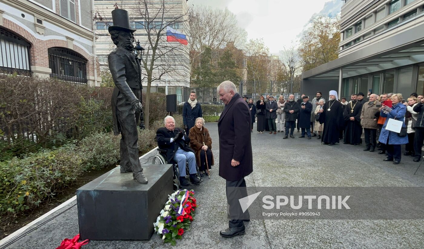 France Russia Pushkin Monument