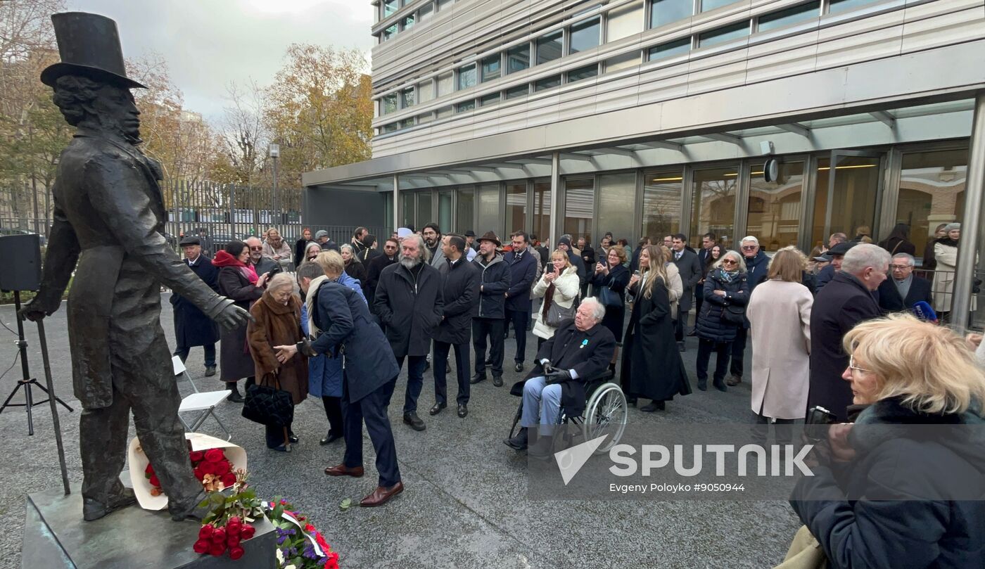 France Russia Pushkin Monument