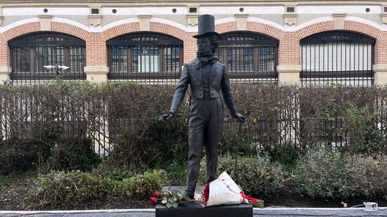 France Russia Pushkin Monument