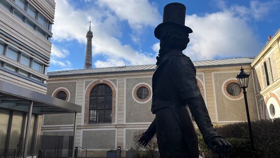 France Russia Pushkin Monument