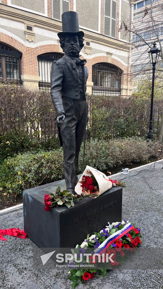 France Russia Pushkin Monument