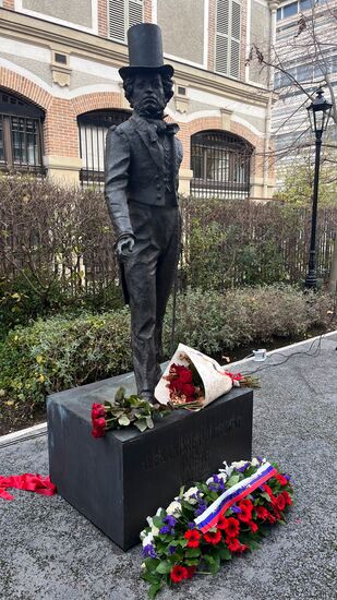 France Russia Pushkin Monument