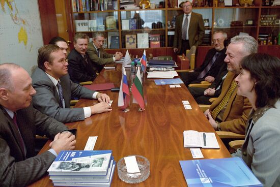 Signing cooperation agreement between Russian Information Agency Novosti and Bulgarian Telegraph Agency