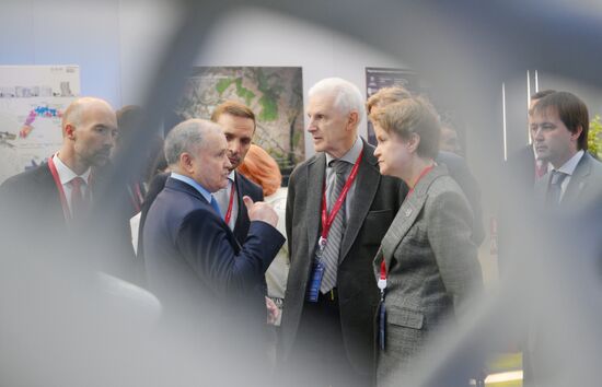 The 2025 Young Scientists Congress. Andrey Fursenko, Aide to the President of the Russian Federation; Elena Shmeleva, Head, Talent and
Success Foundation. Credit is mandatory when using the photo. Location: Russia, Federal territory 'Sirius'. Author: Kristina Kormilitsyna. 2025 Young Scientists Congress