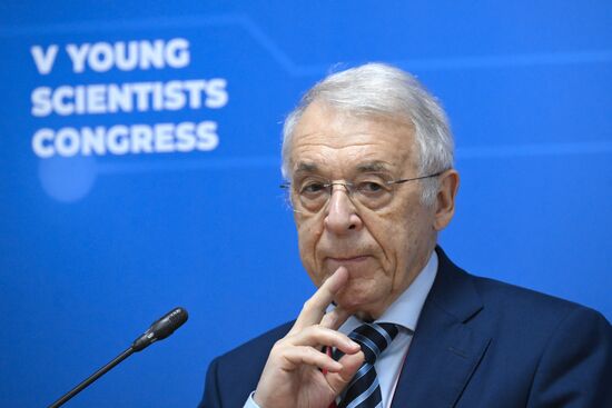 2025 Young Scientists Congress. Support of Applied Science at the Russian Science Foundation: Interaction Between Scientists and Business