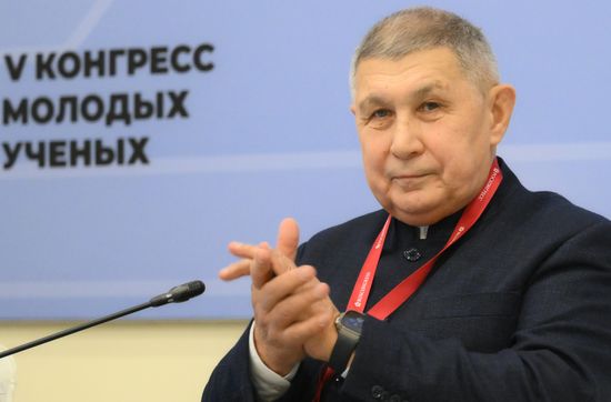 2025 Young Scientists Congress. The Regions as Regular Customers: Trajectory of the Scientific and Technological Development of Russia’s Regions