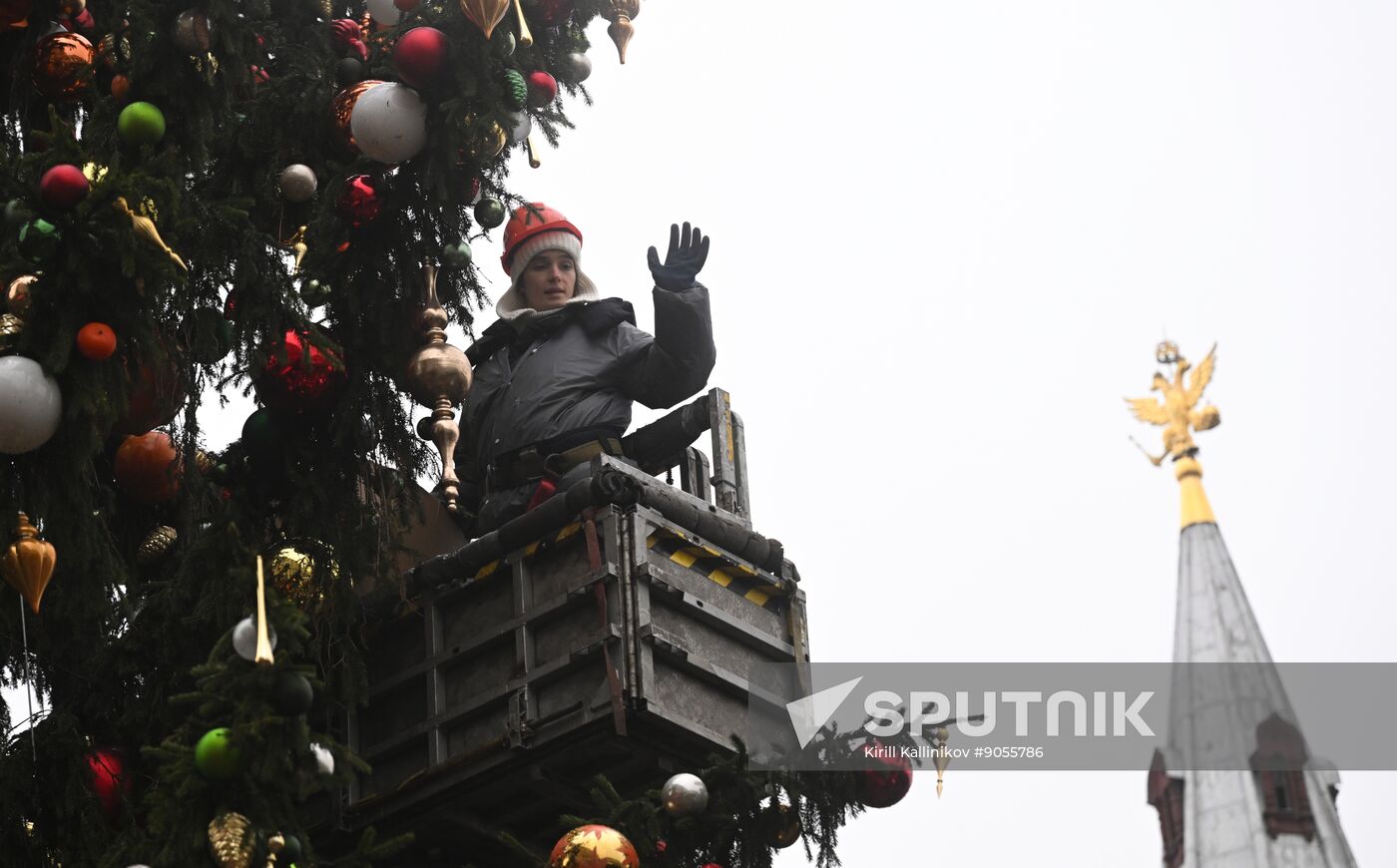 Russia New Year Season Preparations