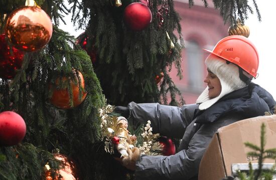 Russia New Year Season Preparations
