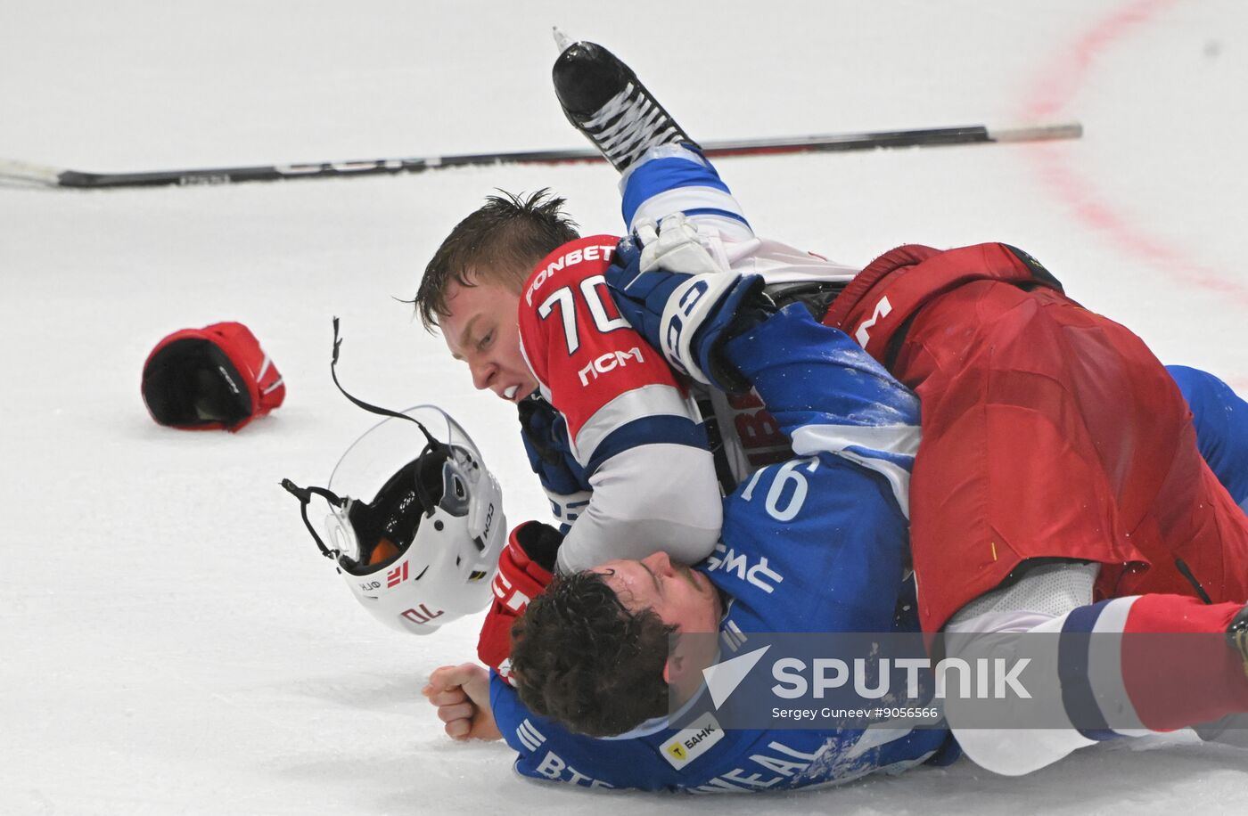 Russia Ice Hockey Kontinental League Dynamo - Lokomotiv