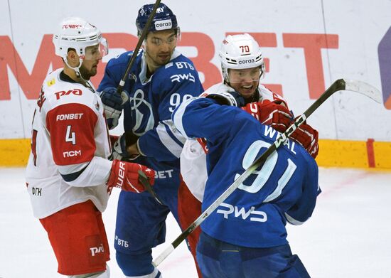 Russia Ice Hockey Kontinental League Dynamo - Lokomotiv