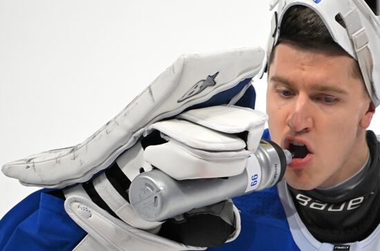 Russia Ice Hockey Kontinental League Dynamo - Lokomotiv