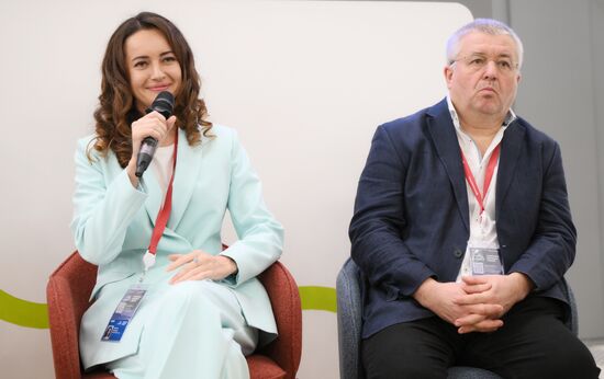 2025 Young Scientists Congress. Investing in Talent: The Role of Endowments and Patronage in Supporting Young Researchers
