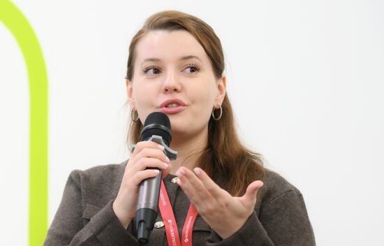 2025 Young Scientists Congress. Investing in Talent: The Role of Endowments and Patronage in Supporting Young Researchers