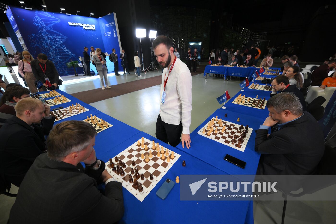 2025 Young Scientists Congress. Simultaneous chess display
