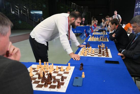 2025 Young Scientists Congress. Simultaneous chess display