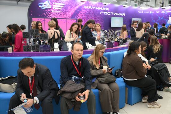 The 2025 Young Scientists Congress. Credit is mandatory when using the photo. Location: Russia, Federal territory 'Sirius'. Author: Pelagiya Tikhonova. 2025 Young Scientists Congress