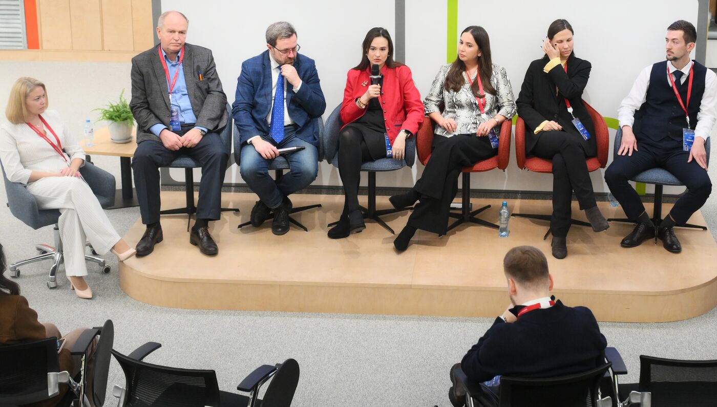 2025 Young Scientists Congress. Russia’s Scientific and Technological Development Strategy: Opportunities for Humanities Universities