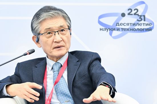 2025 Young Scientists Congress. Career Development Strategy in the Era of AI and Climate Crisis