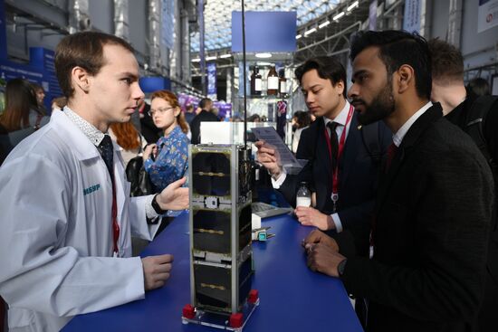 The 2025 Young Scientists Congress. Credit is mandatory when using the photo. Location: Russia, Federal territory 'Sirius'. Author: Vladimir Astapkovich. 2025 Young Scientists Congress